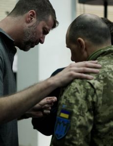 praying for soldier